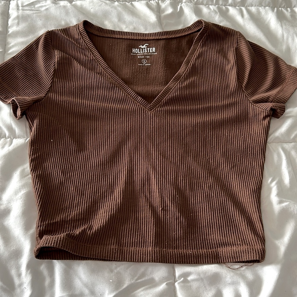 Hollister Ribbed, V-neck, Baby Tee, Size Small